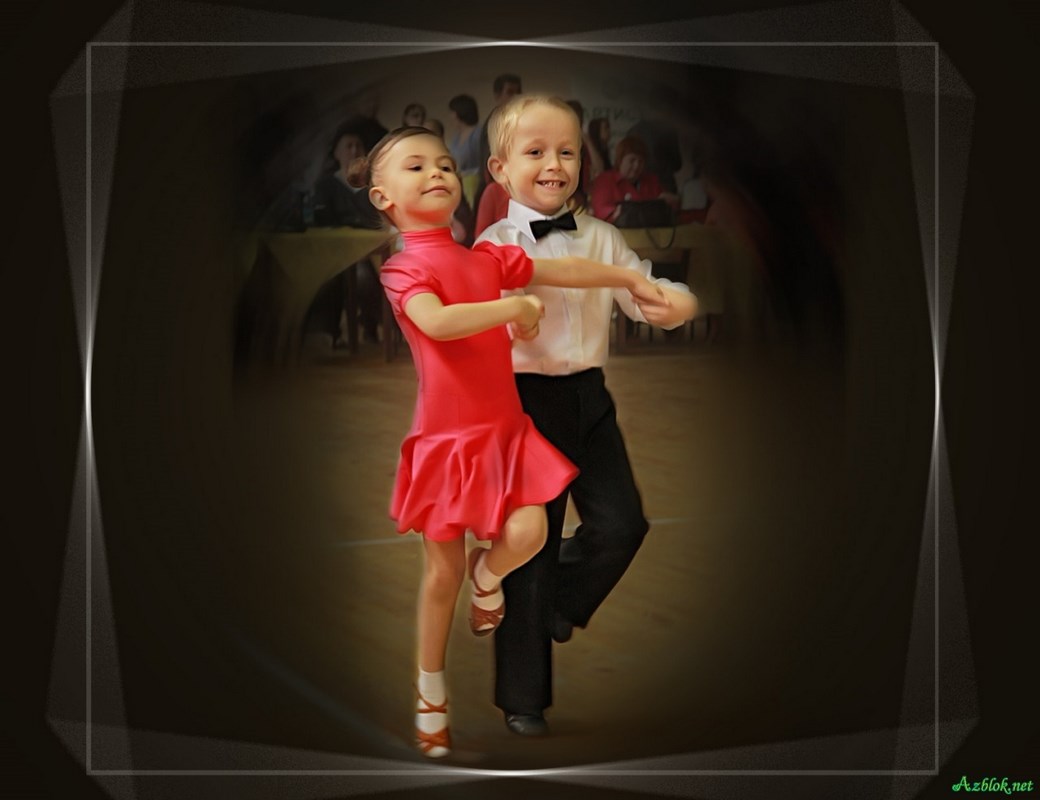 Танцующая пара детей